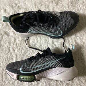 7.5 Nike Zoomx
